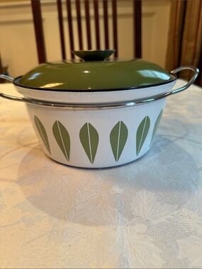 Vintage Cathrineholm Green Leaf Lotus Enamel Casserole with Lid - Home Kitchen